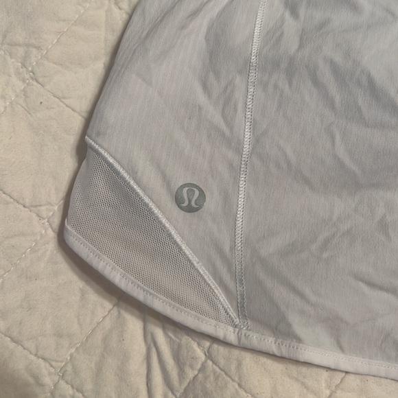 Lululemon White Hotty Hot Shorts - Picture 4 of 6
